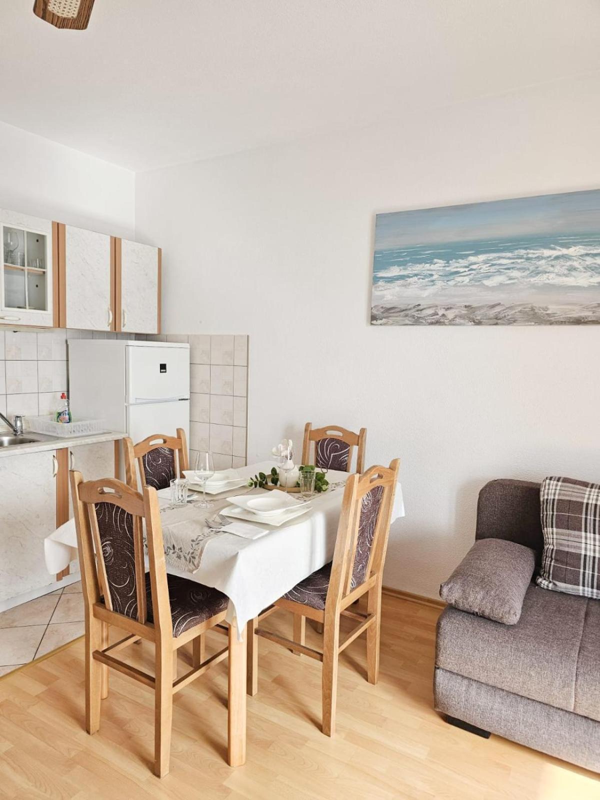 Apartments Karalic Ll Цриквеница Экстерьер фото