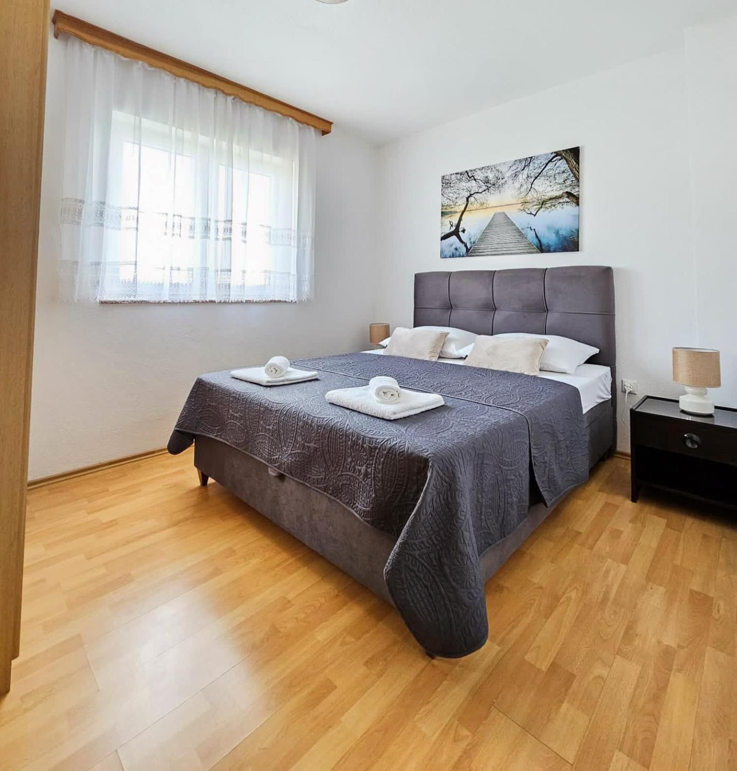 Apartments Karalic Ll Цриквеница Экстерьер фото